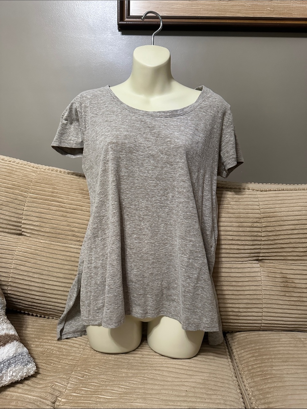 Umgee Women's Short Sleeve Scoop Neck Top in Heather Tan small